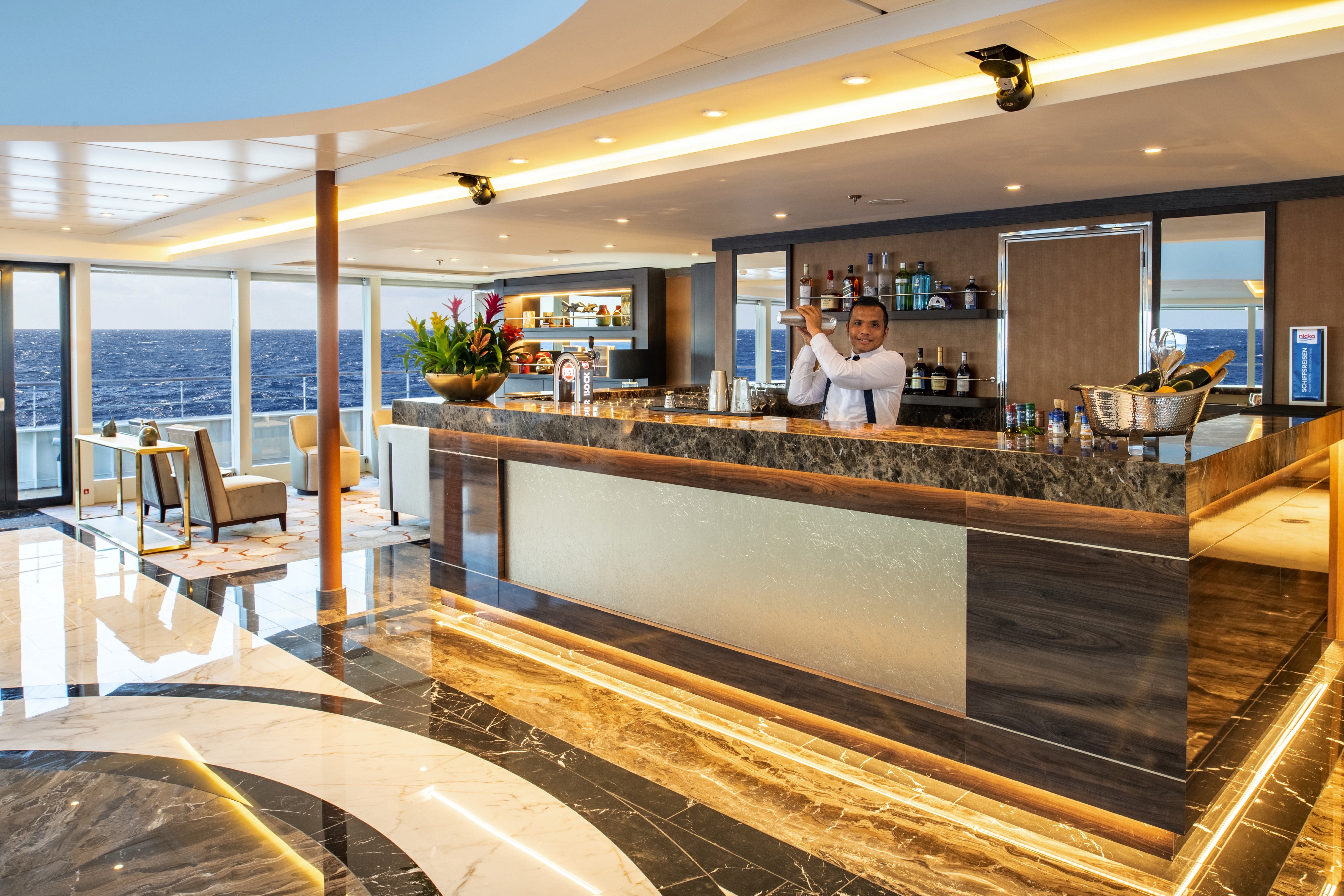 Observation Lounge & Deck on World Voyager